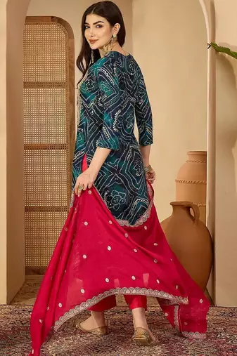 women leheriya dyed regular thread work kurta with trousers & with dupatta
