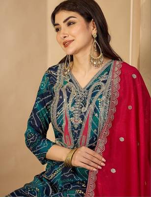 women leheriya dyed regular thread work kurta with trousers & with dupatta 7