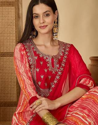 women ethnic motifs printed empire thread work kurta with trousers & with dupatta 6