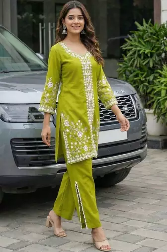 women ethnic motifs embroidered regular zardozi kurta with palazzos