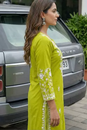 women ethnic motifs embroidered regular zardozi kurta with palazzos
