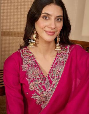 women ethnic motifs embroidered regular thread work kurta with palazzos & with dupatta 5