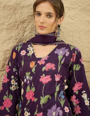 women floral printed regular  cotton kurta with palazzos & with dupatta 4