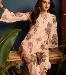 women floral printed regular  cotton kurta with trousers