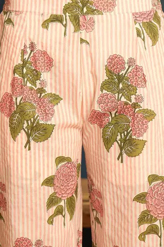 women floral printed regular  cotton kurta with trousers