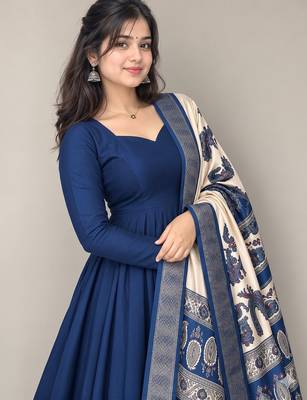 Women's blue solid anarkali kurta set with digitally printed kalamkari set 2