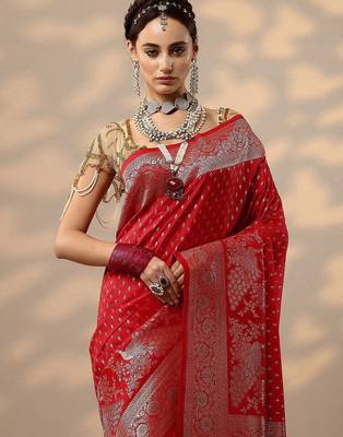 red woven design banarasi saree with unstitched blouse piece 4