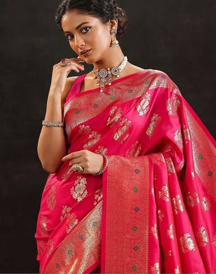 pink woven design saree with unstitched blouse piece 5