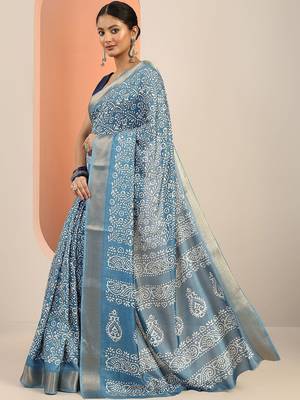blue printed saree with unstitched blouse piece 3
