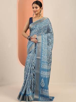 blue printed saree with unstitched blouse piece 5