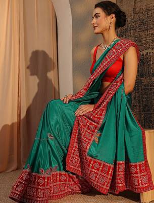green bandhani embellished saree with unstitched blouse piece 2