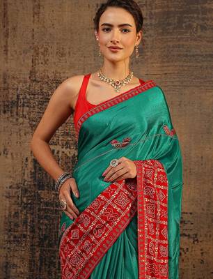 green bandhani embellished saree with unstitched blouse piece 5