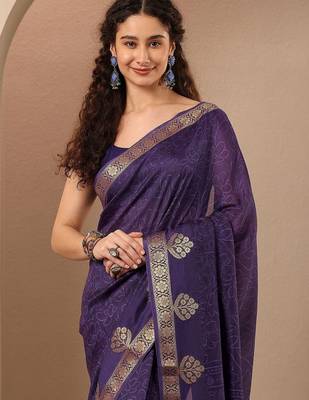 purple printed saree with unstitched blouse piece 4
