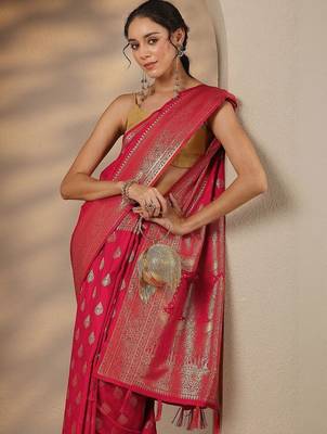 woven design saree with unstitched blouse piece 3