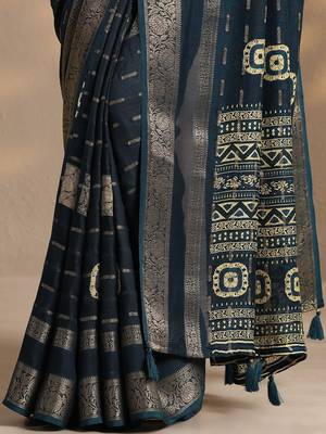 teal woven design saree with unstitched blouse piece 4