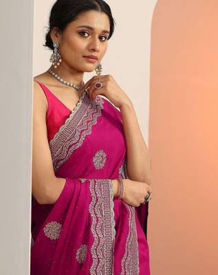 pink embellished saree with unstitched blouse piece 5