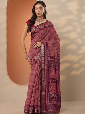 maroon woven design zari silk blend handloom ikat saree 2