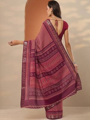 maroon woven design zari silk blend handloom ikat saree 5