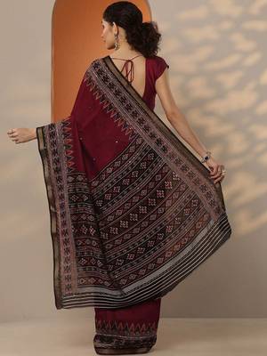 maroon solid saree with unstitched blouse piece 4