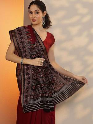maroon solid saree with unstitched blouse piece 5
