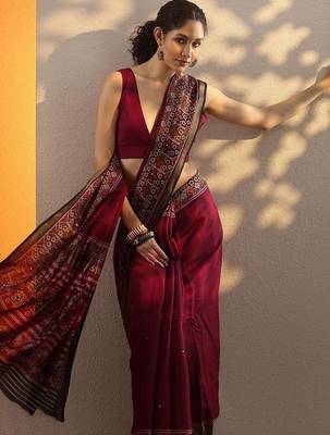 maroon solid saree with unstitched blouse piece 1
