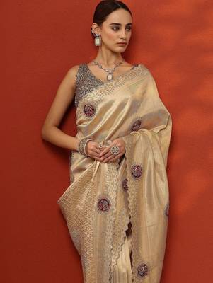 gold woven design banarasi saree with unstitched blouse piece 3