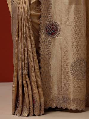 gold woven design banarasi saree with unstitched blouse piece 5