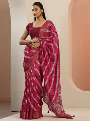 pink printed saree with unstitched blouse piece 2