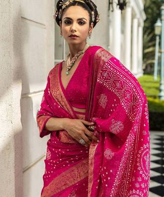 pink printed saree with unstitched blouse piece 2