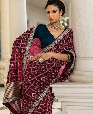 maroon printed saree with unstitched blouse piece 2