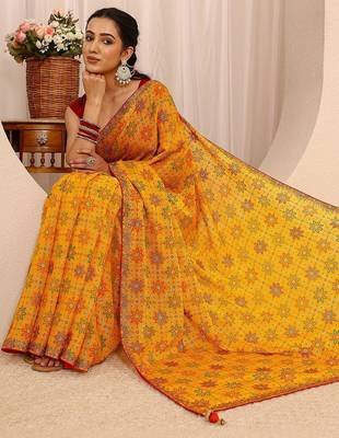 yellow bandhani printed saree with unstitched blouse piece 2