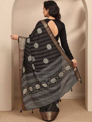 black printed georgette saree with unstitched blouse piece 2