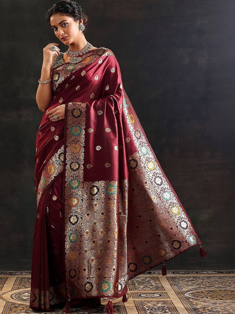maroon woven design saree with unstitched blouse piece