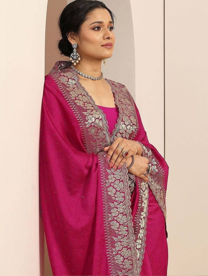 magenta embellished saree with unstitched blouse piece