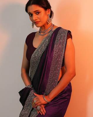 burgundy embellished saree with unstitched blouse piece 4