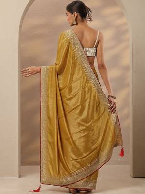 mustard embellished saree with unstitched blouse piece 3
