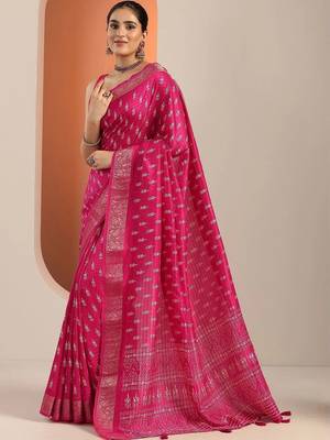 pink printed saree with unstitched blouse piece 3
