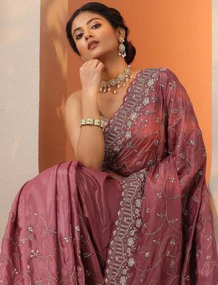 pink embroidered organza saree with unstitched blouse piece 5