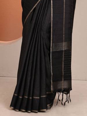 black embellished saree with unstitched blouse piece 3