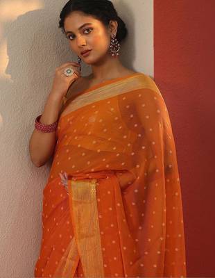 orange printed chiffon saree with unstitched blouse piece 4