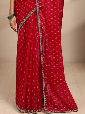 red floral printed saree with unstitched blouse piece 2