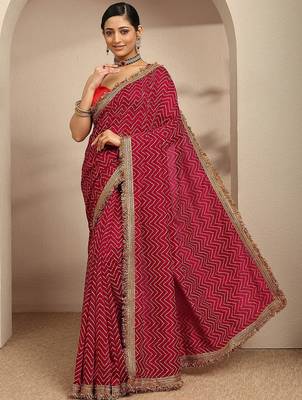 maroon chevron printed saree with unstitched blouse piece 1