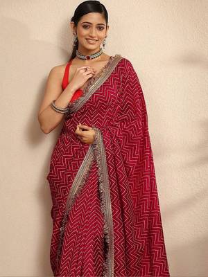 maroon chevron printed saree with unstitched blouse piece 2