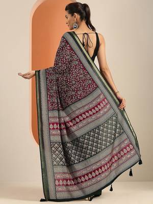 Pink maroon printed saree with unstitched blouse piece 4