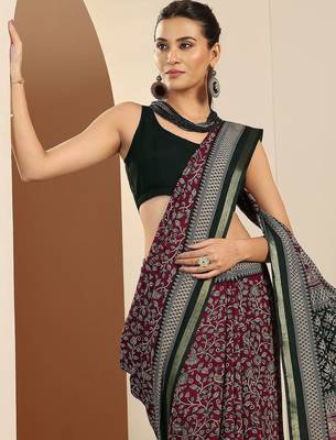 Pink maroon printed saree with unstitched blouse piece 5