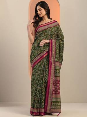 green printed saree with unstitched blouse piece 2