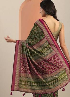 green printed saree with unstitched blouse piece 4