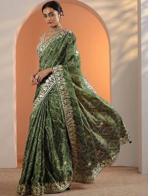 green bandhani printed chinon saree with unstitched blouse piece 3