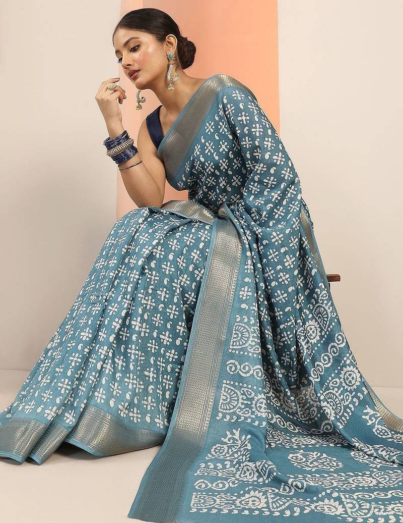 blue ethnic motifs printed saree with unstiched blouse piece
