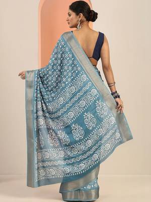blue ethnic motifs printed saree with unstiched blouse piece 5
